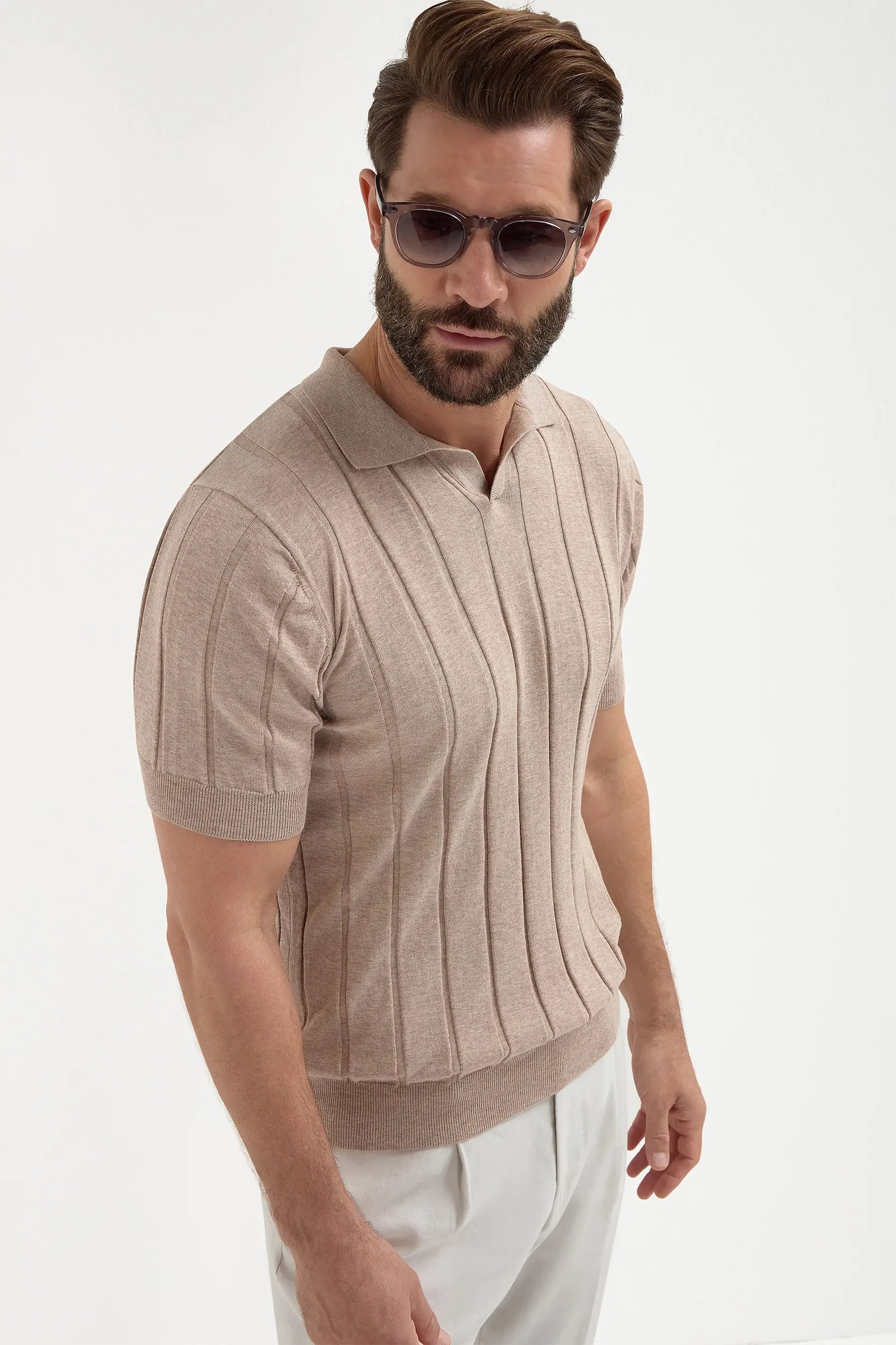 Taupe Ribbed Polo, Knit Polo Taupe, cotton knitted polo, cotton ribbed Taupe polo, Taupe Ribbed Knit Polo, Polo Taupe a coste, Polo Taupe a maglia, Polo in cotone a maglia, Polo Taupe in cotone a coste, Polo Taupe a maglia, Polo Taupe côtelé, Polo Taupe tricoté, Polo coton tricoté, Polo Taupe coton côtelé, Polo Taupe tricoté