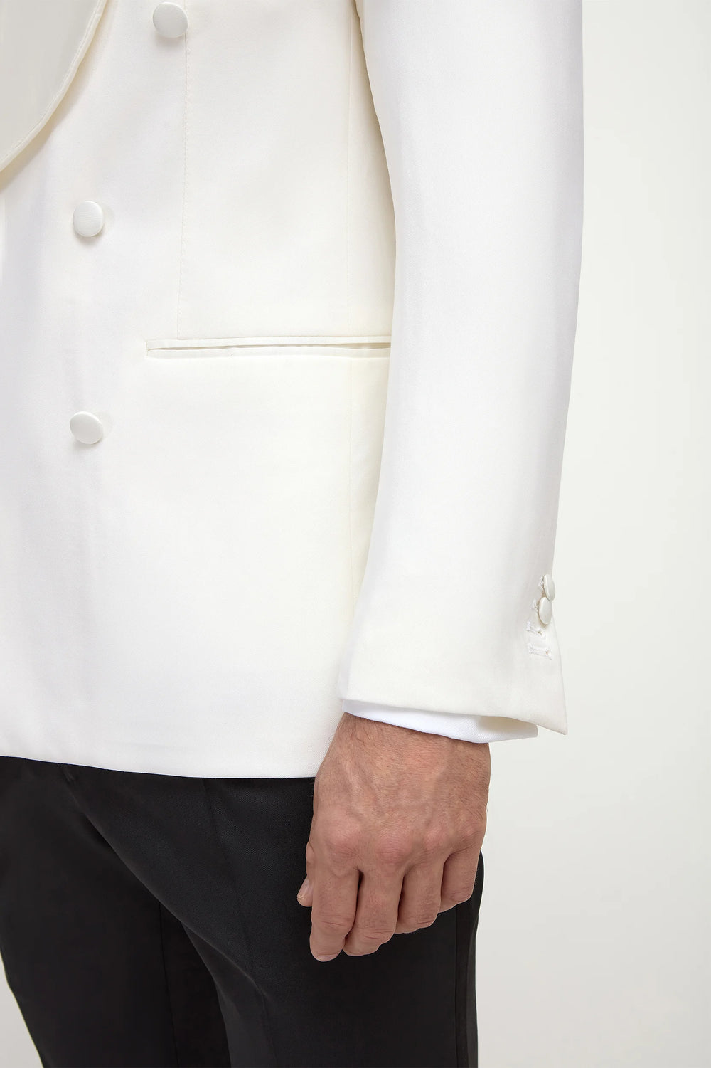 White Double-Breasted Tuxedo Jacket, men's white tuxedo jacket, elegant white evening jacket, formal white double-breasted jacket, breathable tuxedo jacket, veste de smoking blanche croisée, veste élégante de soirée pour hommes, veste formelle blanche croisée, giacca da smoking bianca doppiopetto, giacca elegante da sera, giacca formale bianca doppiopetto.