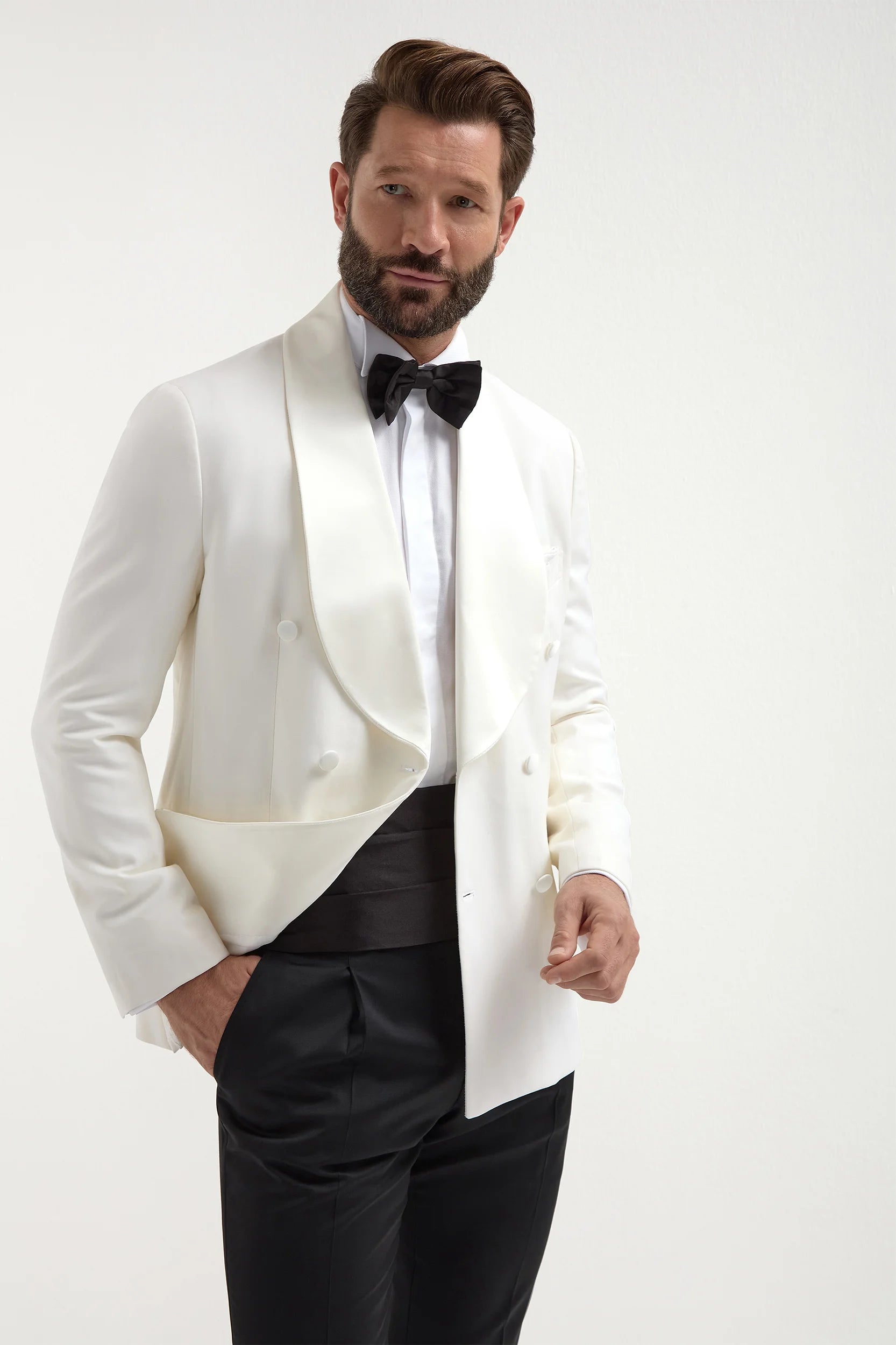 White Double-Breasted Tuxedo Jacket, men's white tuxedo jacket, elegant white evening jacket, formal white double-breasted jacket, breathable tuxedo jacket, veste de smoking blanche croisée, veste élégante de soirée pour hommes, veste formelle blanche croisée, giacca da smoking bianca doppiopetto, giacca elegante da sera, giacca formale bianca doppiopetto.