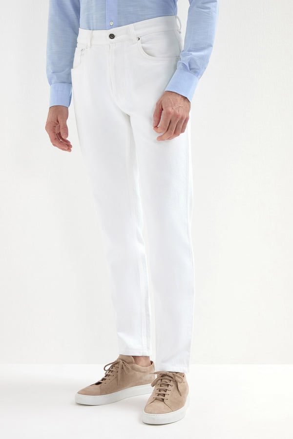 High-end white jeans, Italian white denim, luxury men’s white jeans, premium Italian denim jeans, elegant men’s jeans, handcrafted Italian jeans, classic white jeans, stylish white denim jeans, jean blanc fabriqué en Italie, jean italien blanc, jean de luxe en denim pour homme, jean en denim italien blanc, jean élégant blanc, jeans italiani bianchi, jeans di lusso in denim per uomo