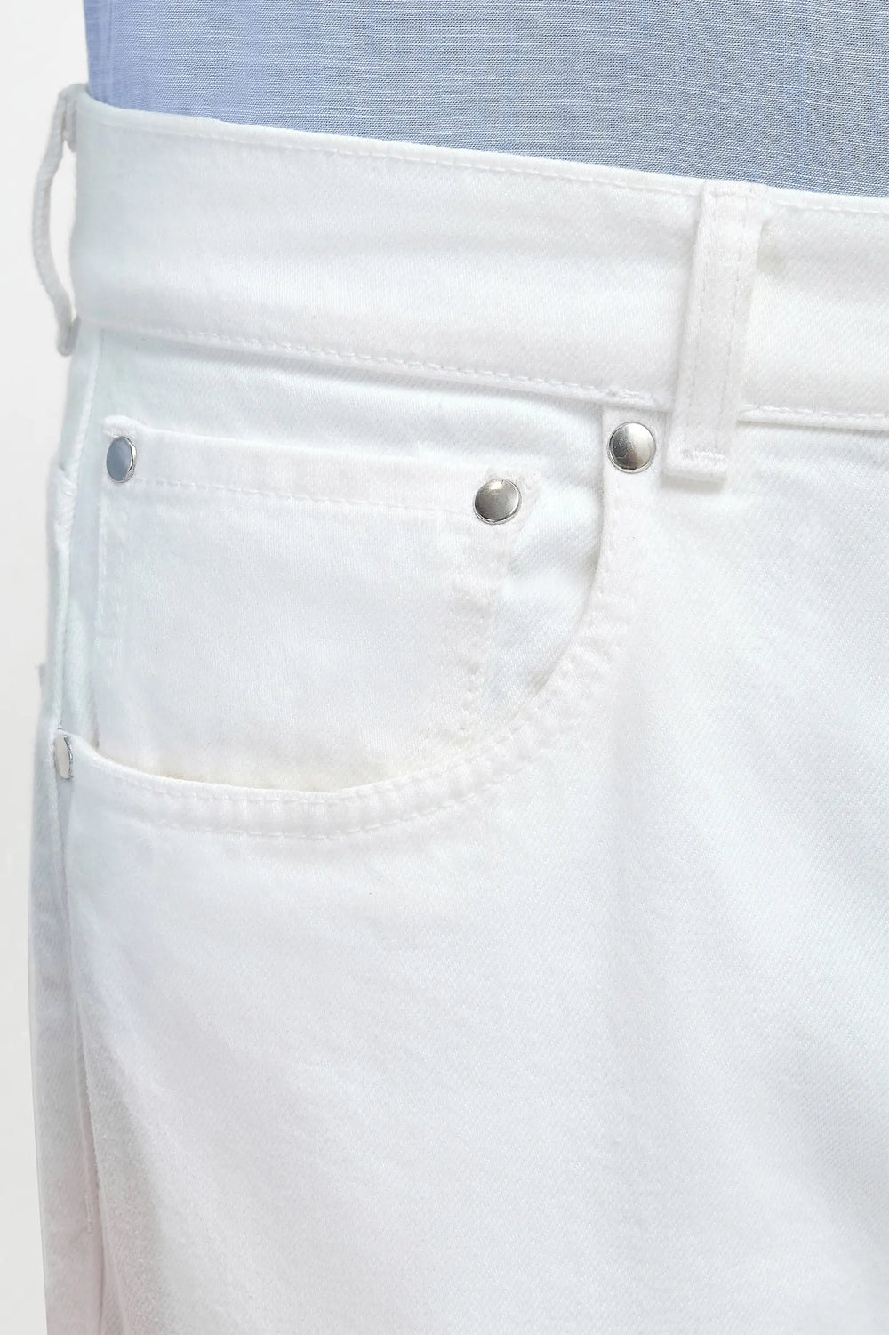 High-end white jeans, Italian white denim, luxury men’s white jeans, premium Italian denim jeans, elegant men’s jeans, handcrafted Italian jeans, classic white jeans, stylish white denim jeans, jean blanc fabriqué en Italie, jean italien blanc, jean de luxe en denim pour homme, jean en denim italien blanc, jean élégant blanc, jeans italiani bianchi, jeans di lusso in denim per uomo