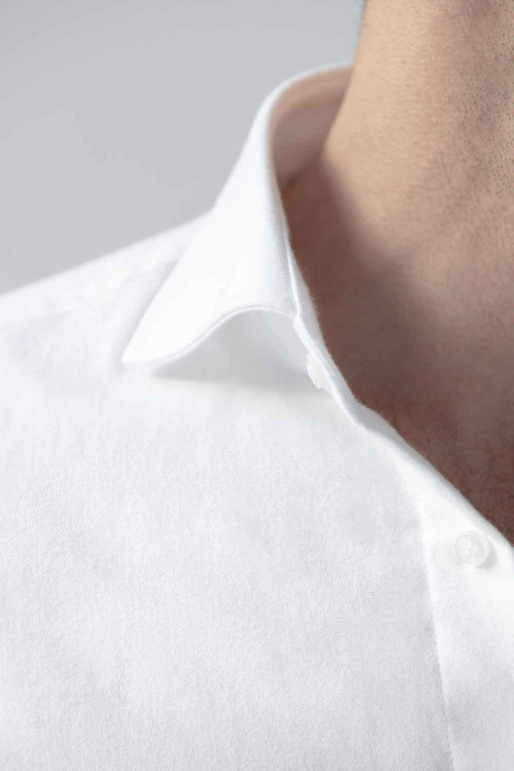 Brushed Italian Cotton Shirt, Italian Style Cotton Shirt, White Cotton Shirt, Chemise en coton italien brossé, Chemise en coton de style italien, Chemise en coton blanc, Camicia in cotone italiano satinato, camicia in cotone made in italy, camicia in cotone bianco 
