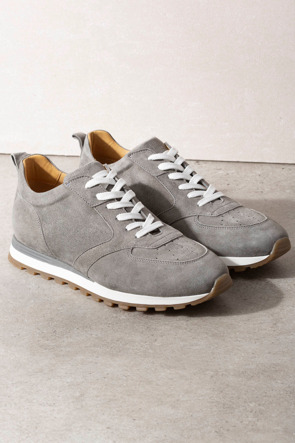 Grey runners, stone runners, runners grises, sneakers grises, grey sneakers, Italian sneakers, grey Italian sneakers, sneakers Italiennes grises, runner suede grigie, sneakers grigie suede