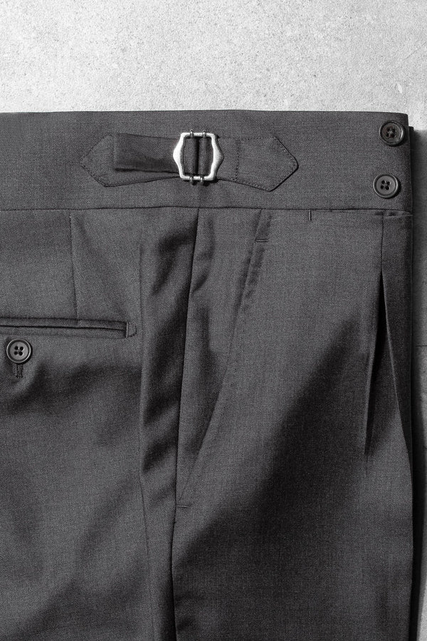  Men wool trousers, Dark Grey Flannel trousers, dark wool trousers, men dark grey trousers, high rise italian trousers, italian dark grey trousers, Pantaloni uomo in lana, pantaloni in flanella grigio scuro, pantaloni in lana scuri, pantaloni uomo grigio scuro, pantaloni italiani a vita alta, pantaloni italiani grigio scuro, Pantalon en laine pour homme, pantalon en flanelle gris foncé, pantalon en laine foncé, pantalon gris foncé pour homme, pantalon italien taille haute, pantalon gris foncé italien,