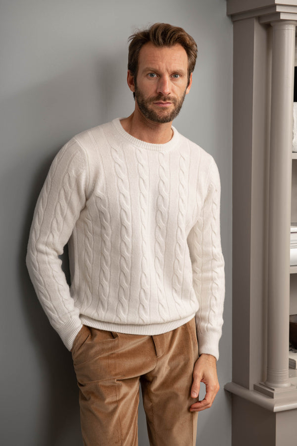  Cable sweater,white cable knitwear, wool and cash,mere knitwear, wool sweater, cashmere sweater, white cable knit sweater, Maglione a cavi, maglia a cavi bianca, lana e cash, maglieria semplice, maglione di lana, maglione di cashmere, maglione a cavi bianca, Pull en câble, maille en câble blanche, laine et cachemire, maille en câble, pull en laine, pull en cachemire, pull en câble blanche